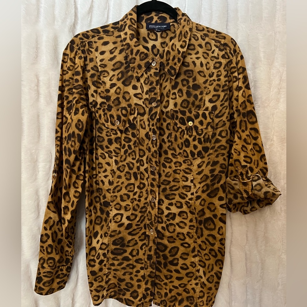 Jones New York leopard print blouse. Size XL